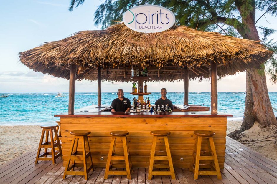 Летний бар на пляже