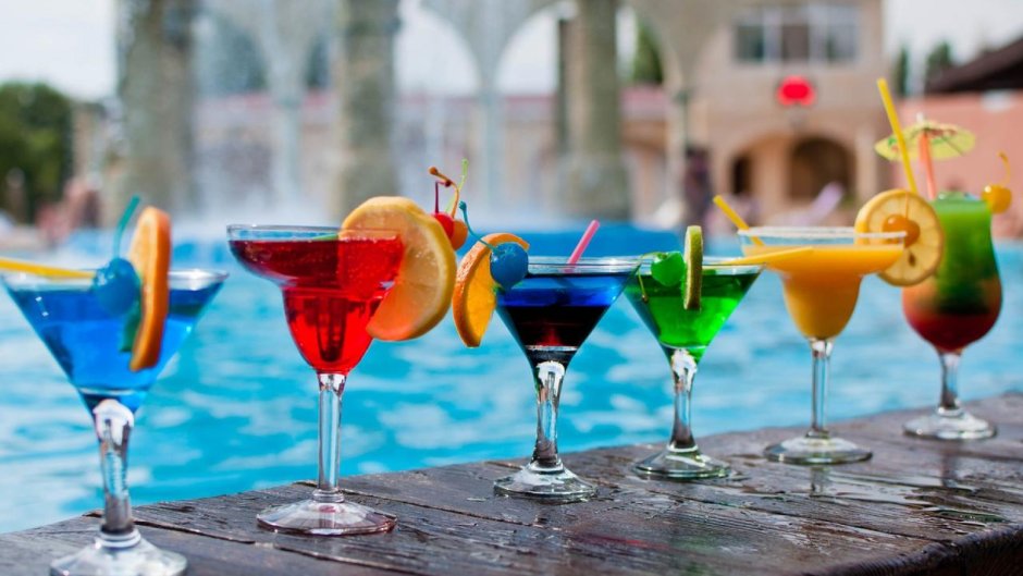 Пляжный бар коктейли