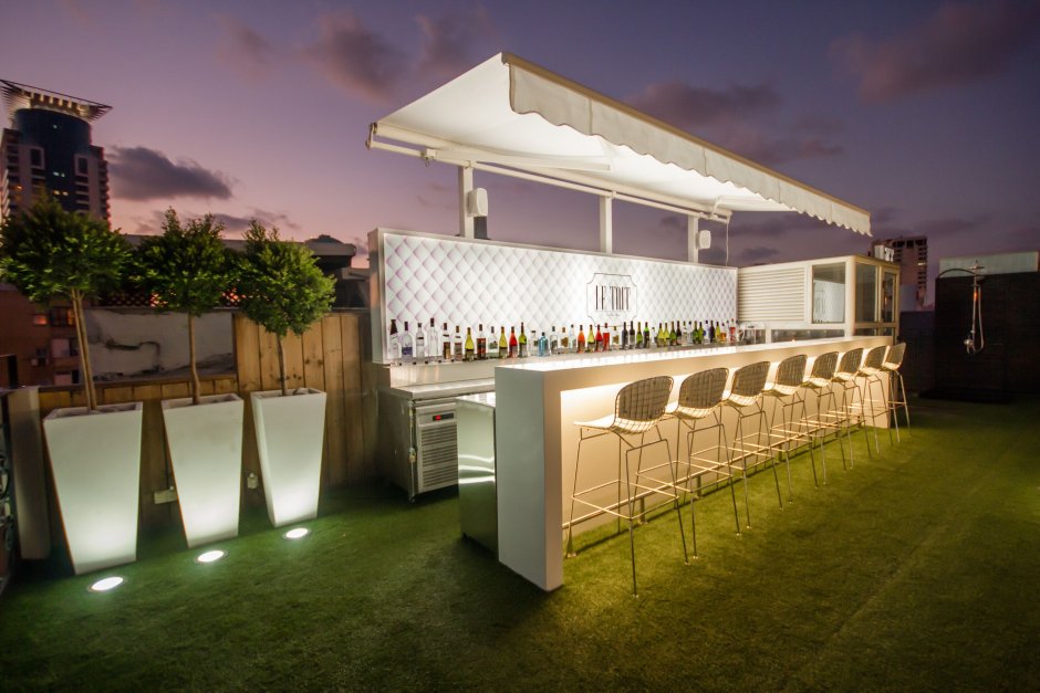 Барная стойка в летнем кафекафе