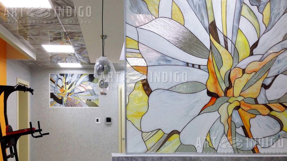 Дверь с витражом