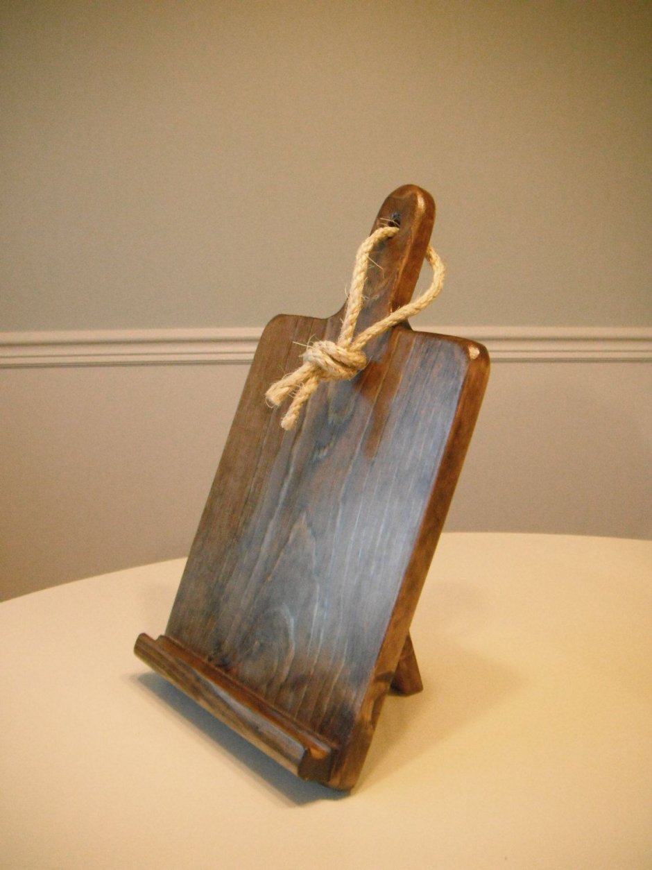 Подставка для книг из дерева