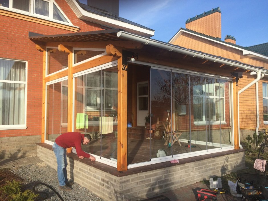 Стеклянная веранда в частном доме