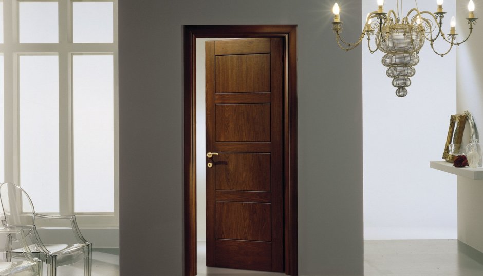 Открытая межкомнатная дверь