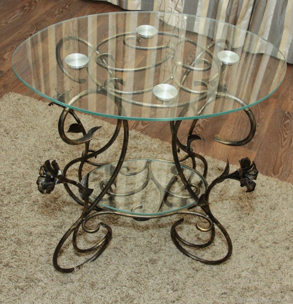 Кованый журнальный столик