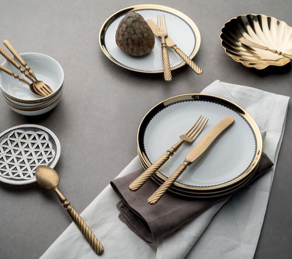 Деревянная подставка для ложек и вилок