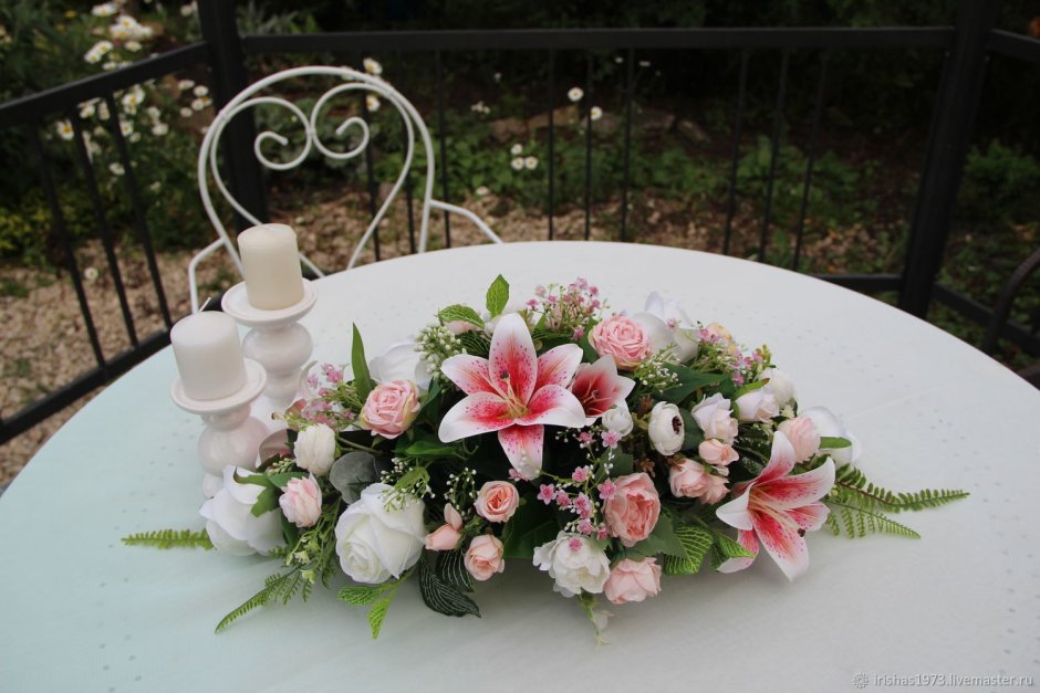 Искусственные растения в ванной