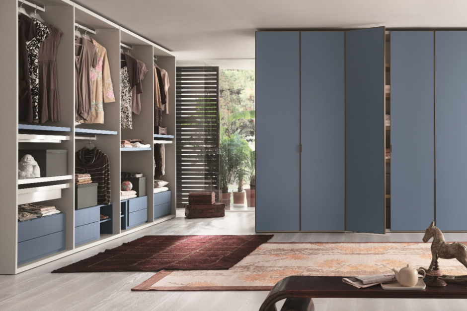 Шкаф в серо голубых тонах