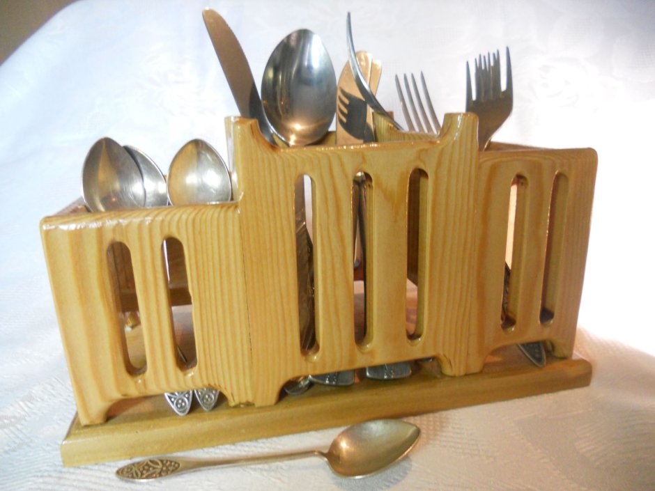 Деревянная подставка для ложек и вилок