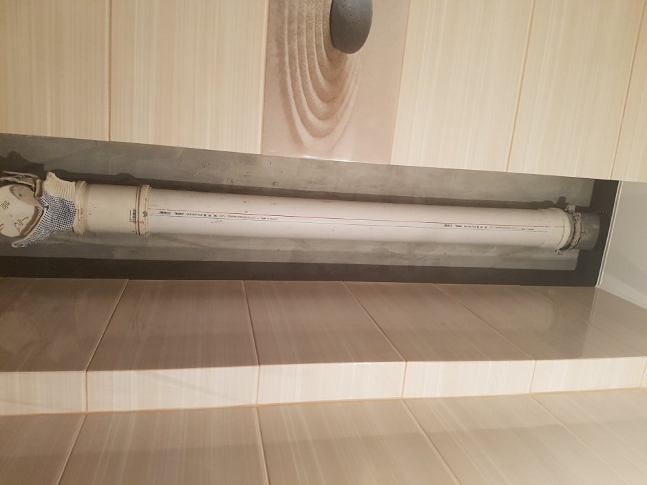 Короб для труб отопления