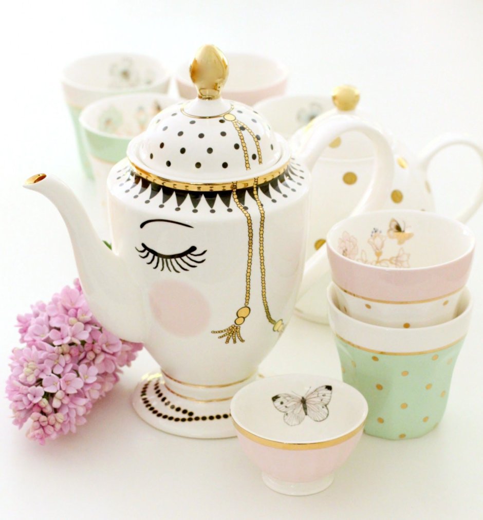 Необычный чайный сервиз