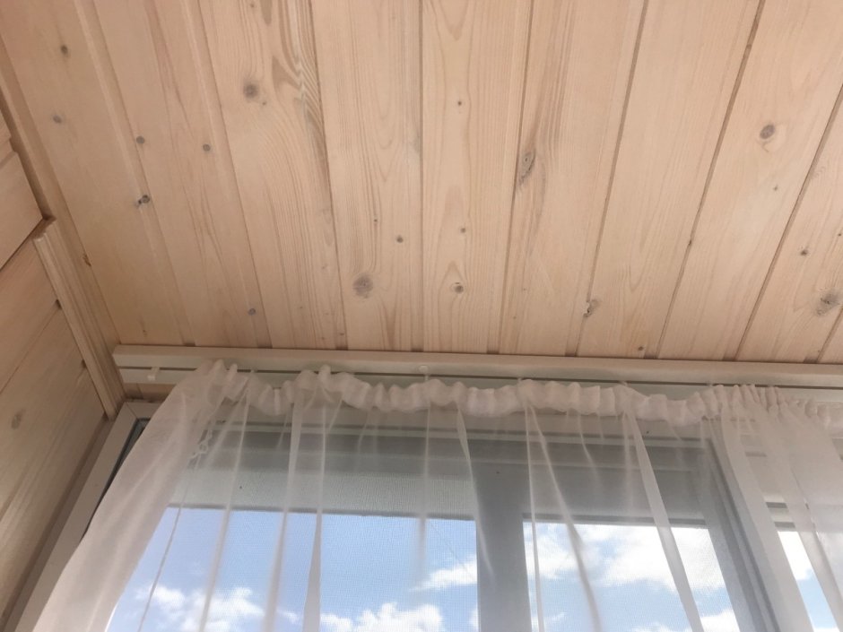 Карнизы для эркерных окон