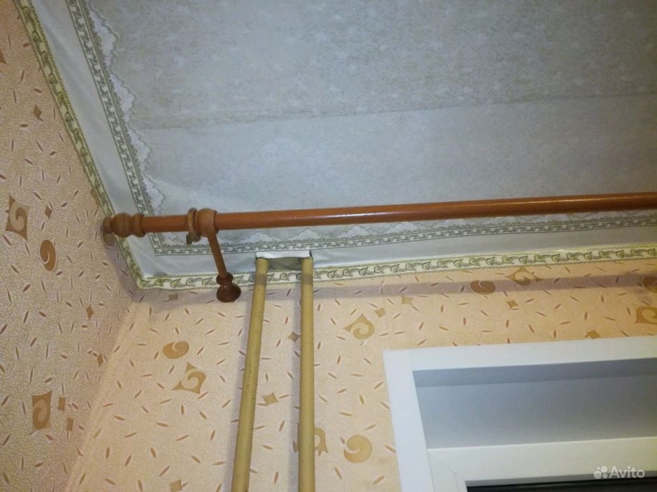 Карниз для штор на балке