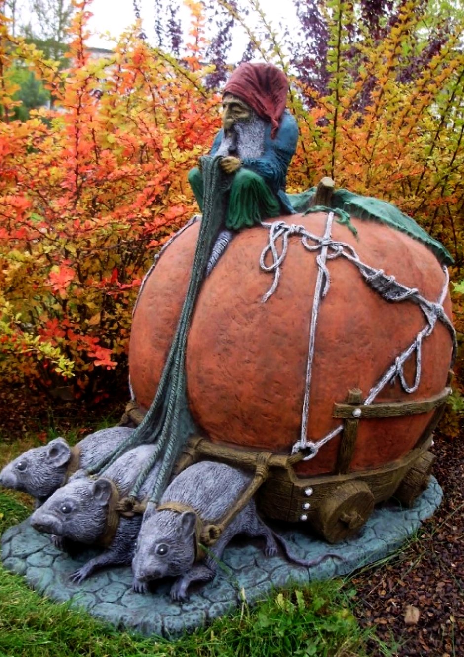 Необычные садовые скульптуры