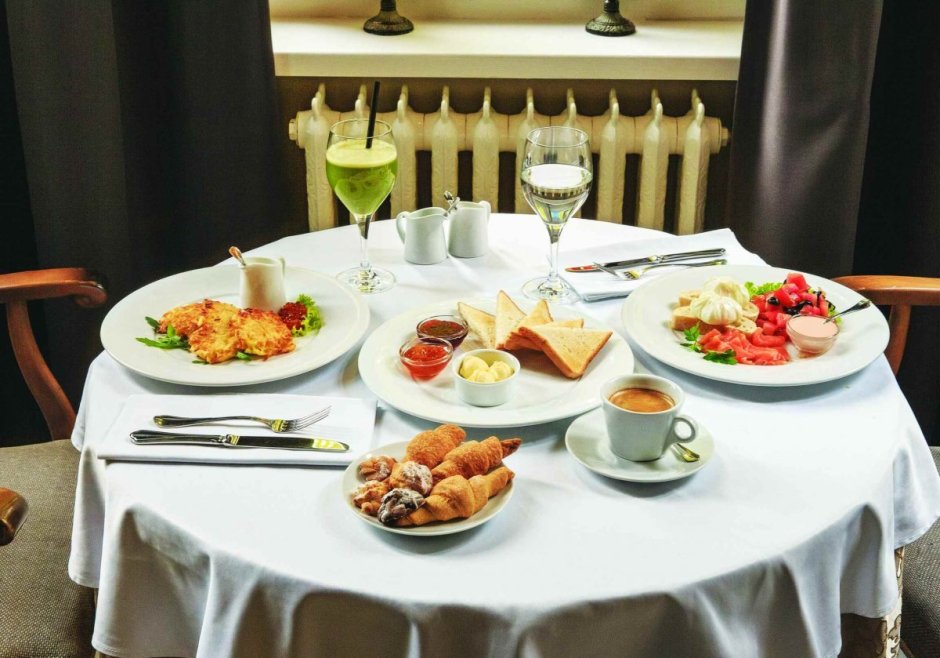 Сервировка обеденного стола