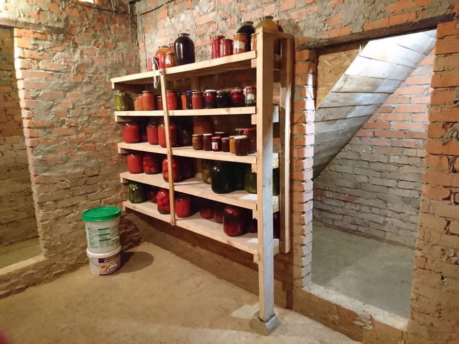 Погреб в гараже