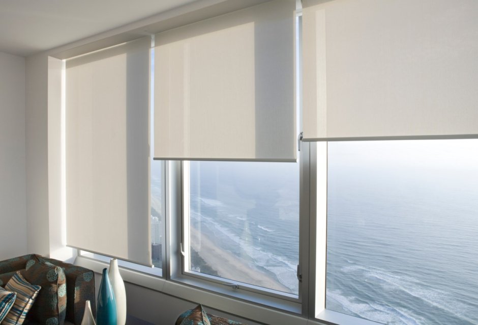 Рулонные шторы на балконные окна