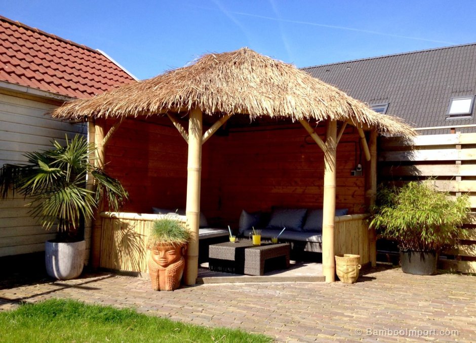 Бунгало из Рогоза