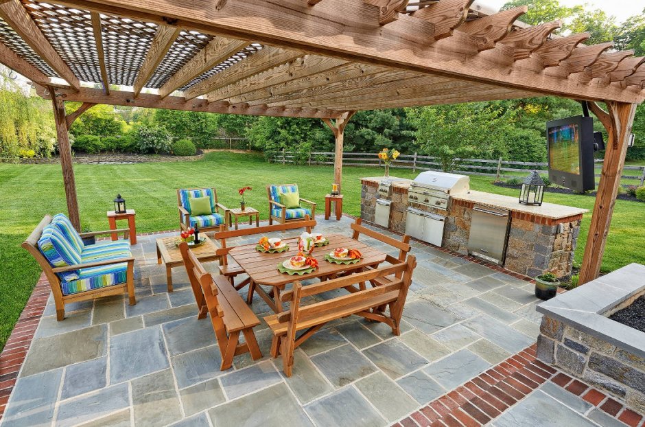 Летняя кухня с барбекю