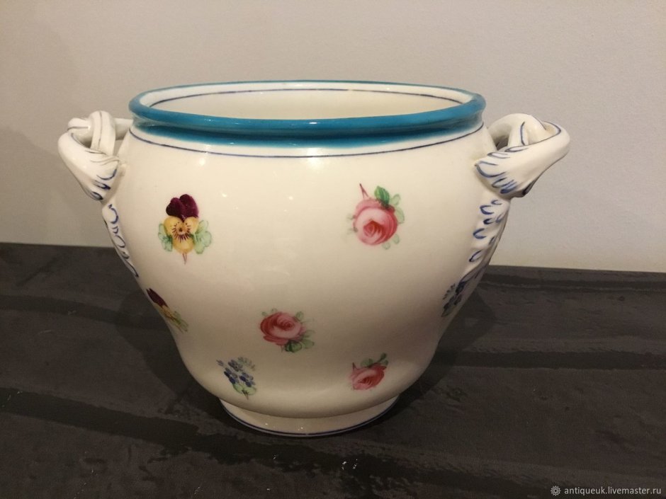 Кашпо фаянс