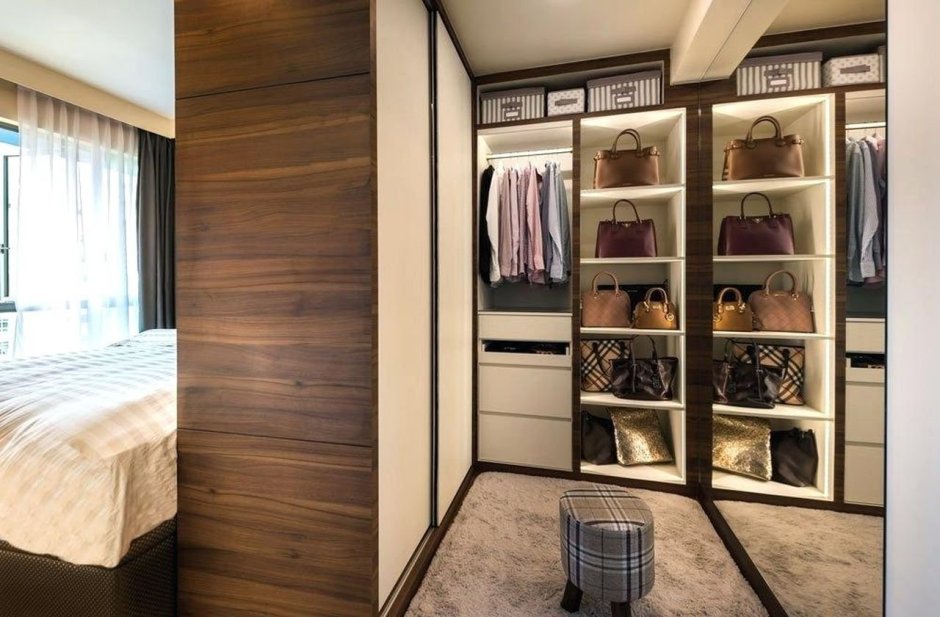 Квартира с гардеробной комнатой