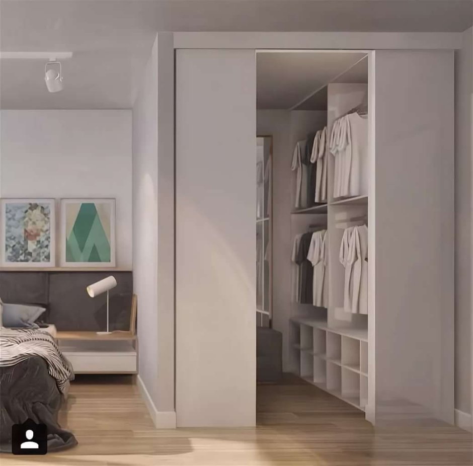 Кровать и гардеробная два в одной комнате