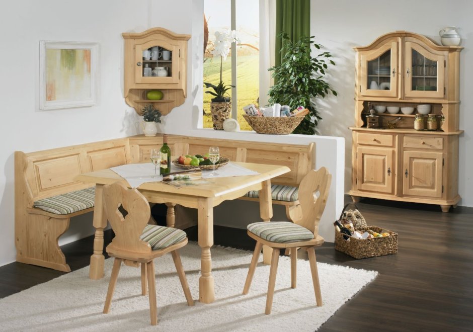 Гостиная с обеденным столом