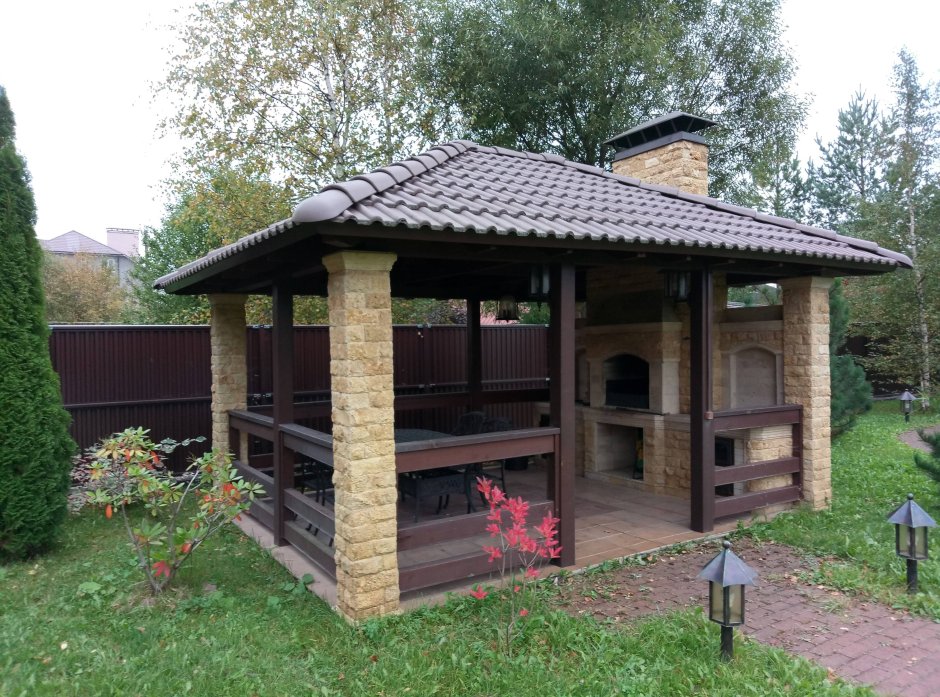 Пергола патио с мангалом