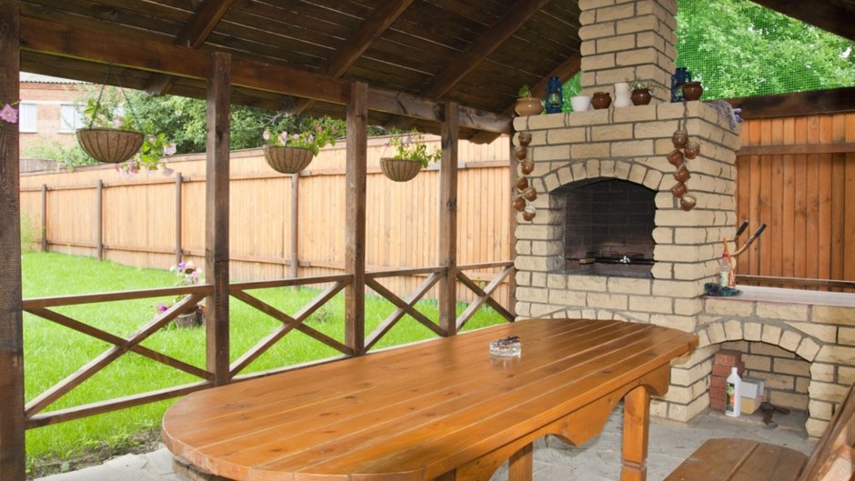 Мангальная зона с казаном и мангалом