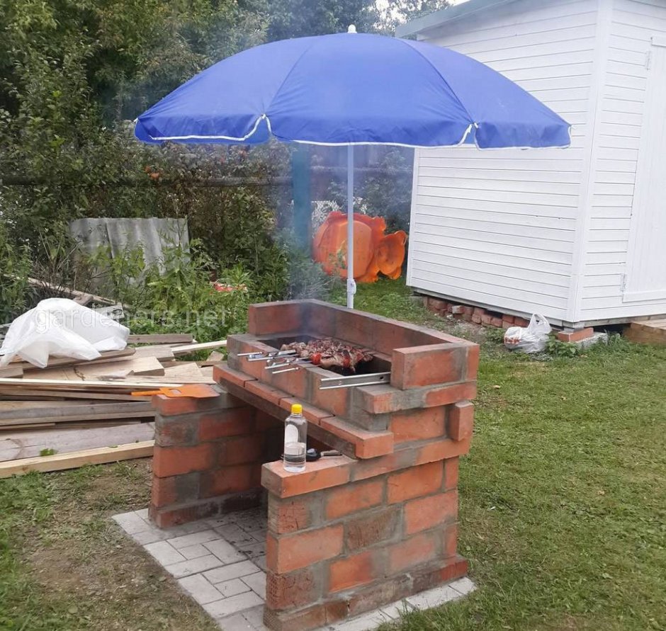 Зона барбекю с перголой