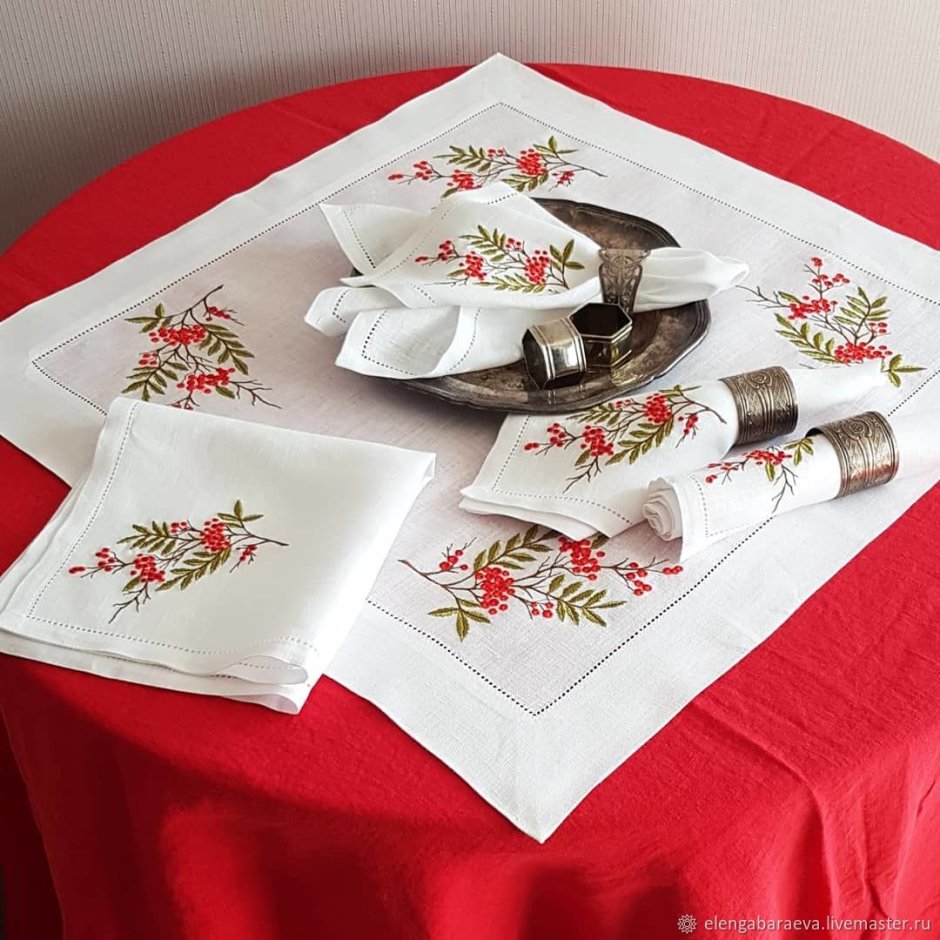 Вышитые льняные скатерти
