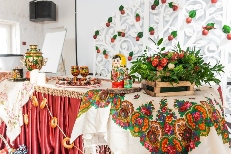 Декорации в русском народном стиле
