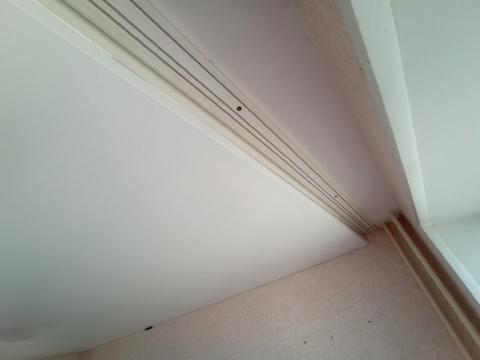 Натяжные потолки бирюзового цвета