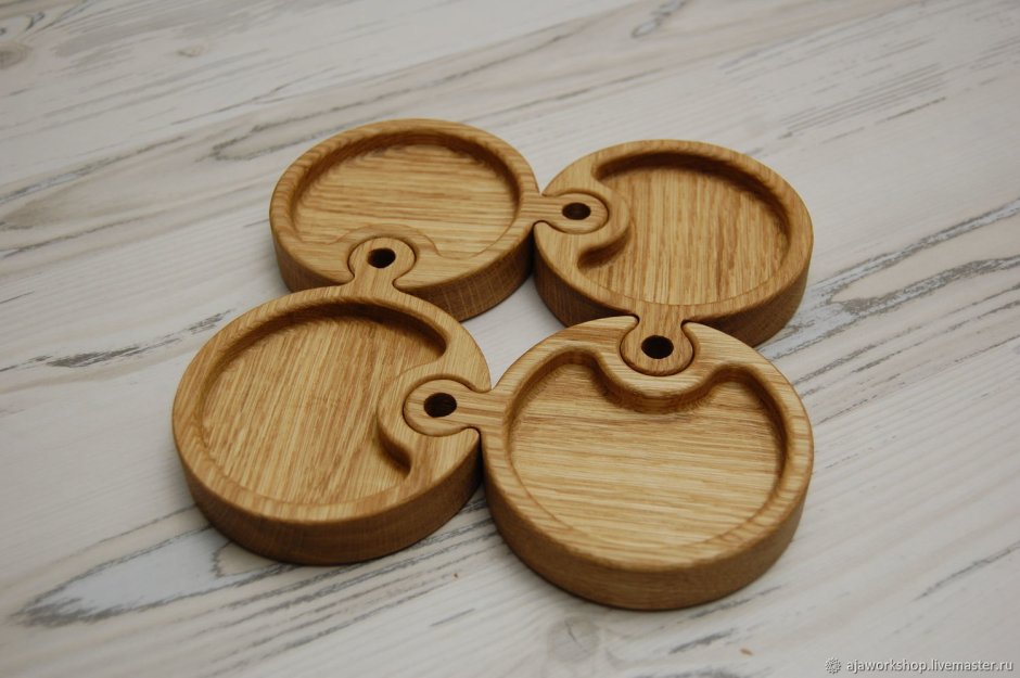 Подставка из дерева