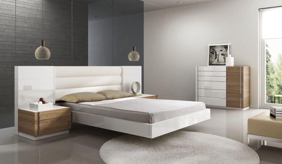 Кровать с прикроватными тумбами