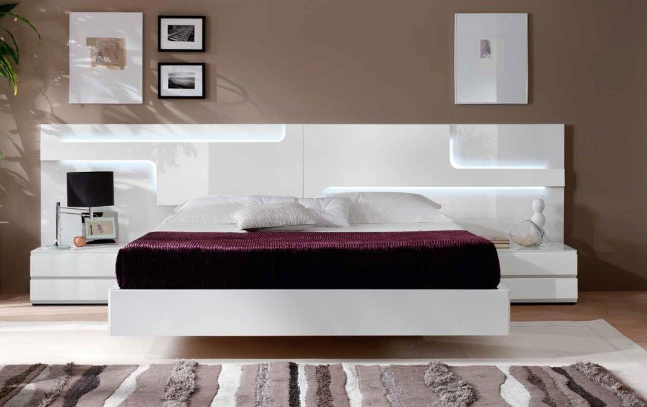 Спальная кровать с тумбочками