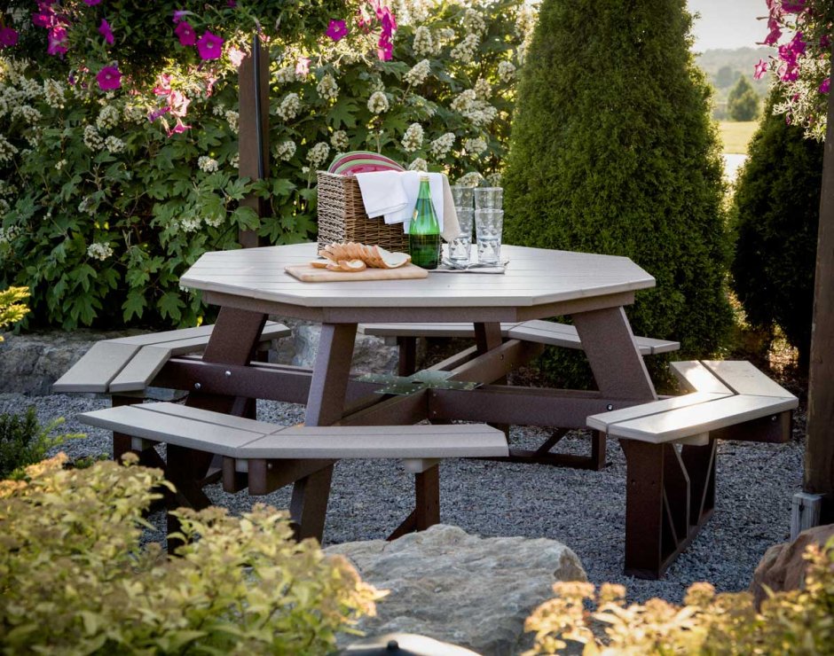 Стол на веранду