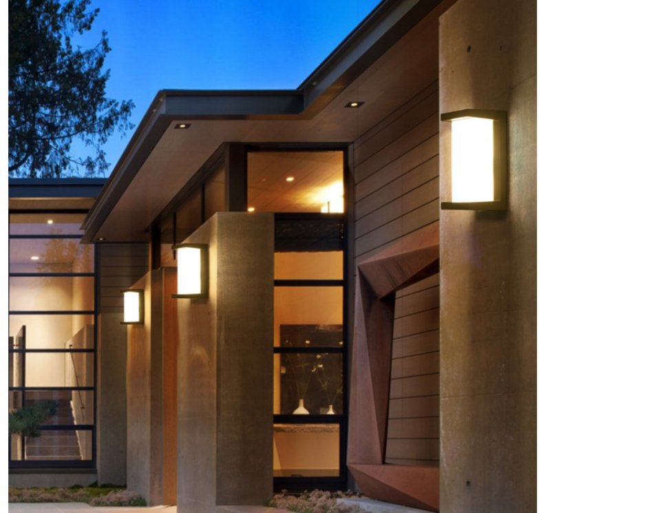 Двухэтажный дом с подсветкой