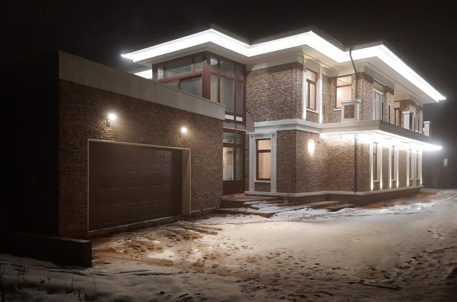 Подсветка фасада дома