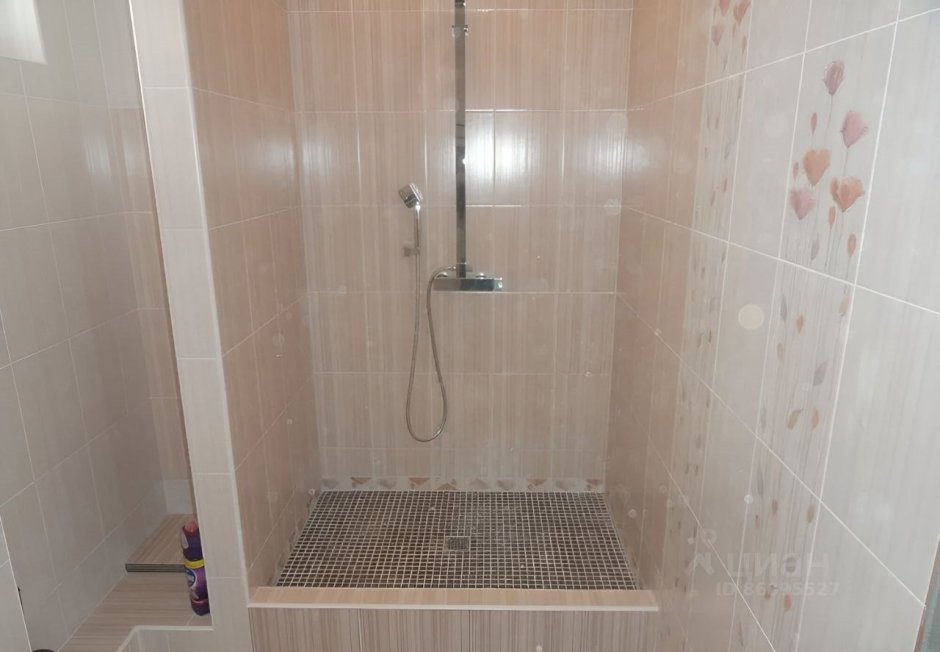 Ванна с душевым поддоном из плитки