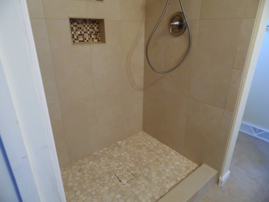 Душевой поддон с нишей