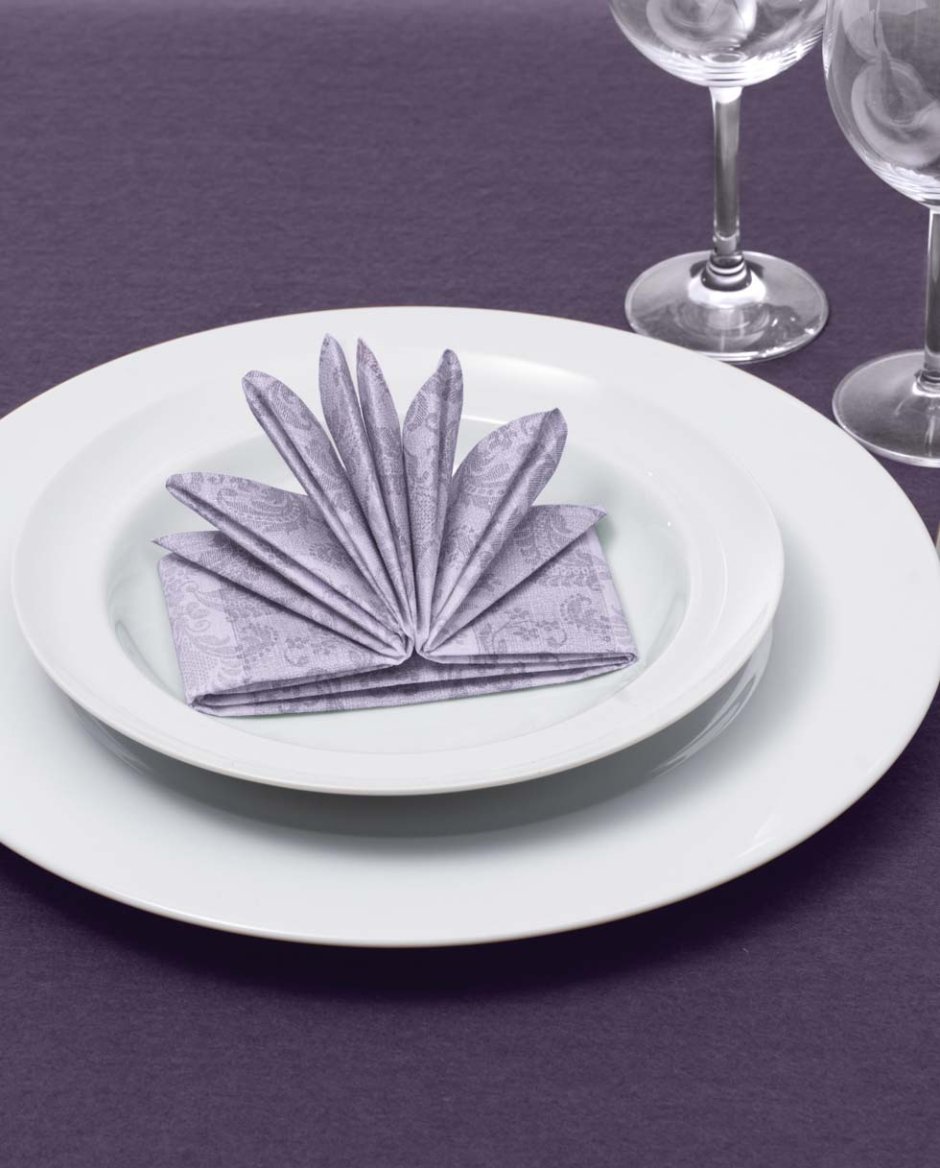 Сервировать салфетки