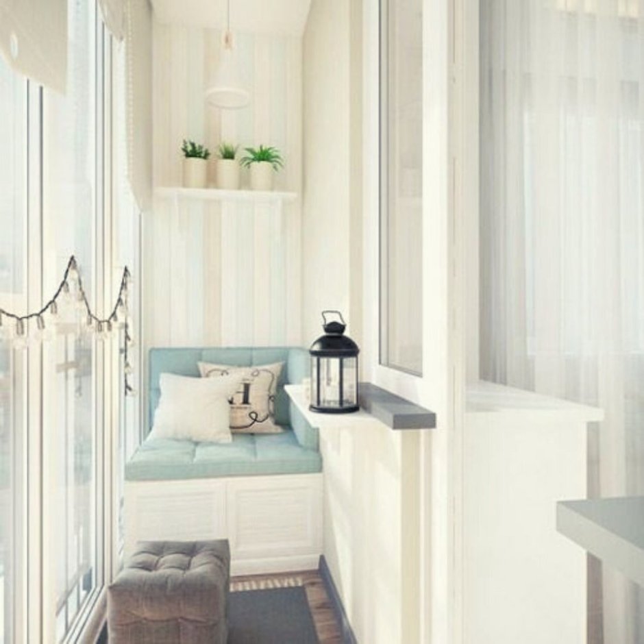 Балкон в нежных тонах