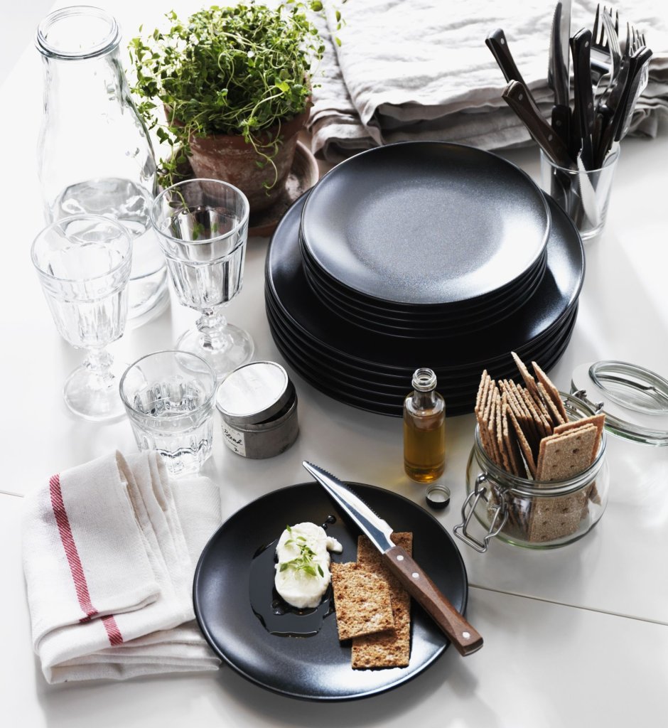 Современная сервировка стола