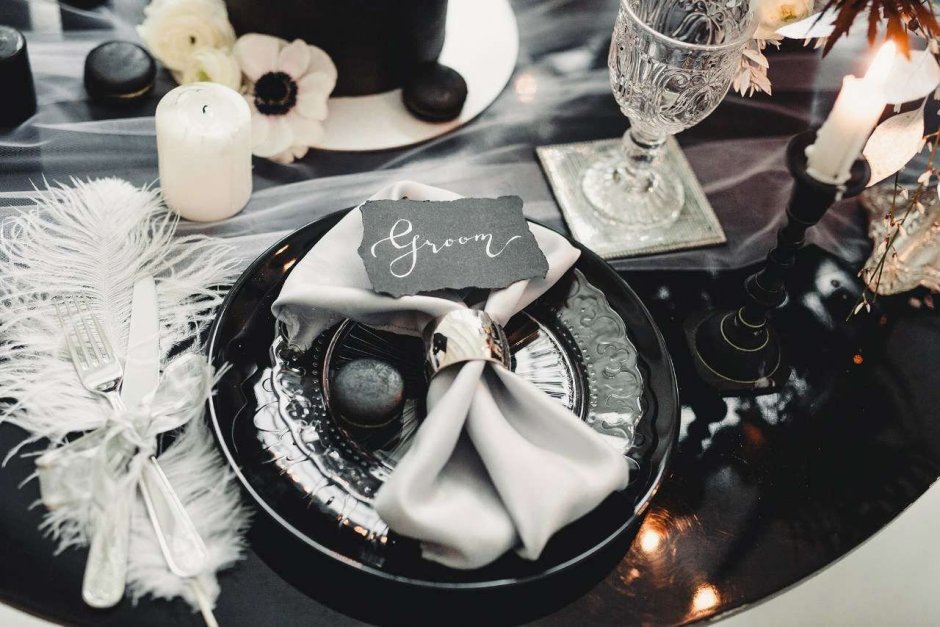 Свадебная сервировка золотой