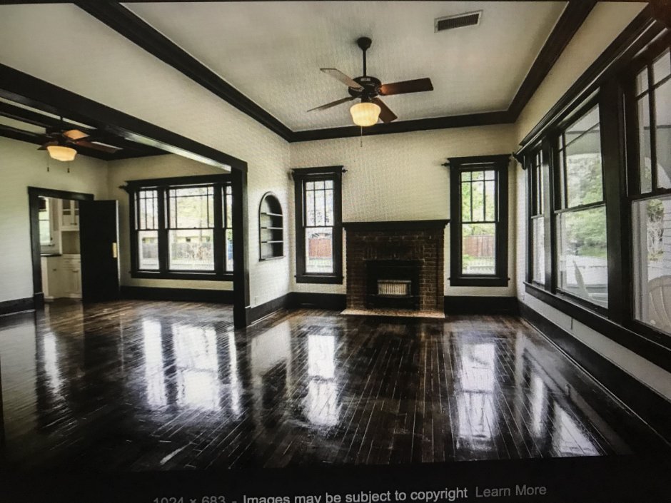 Темные стены в деревянном доме