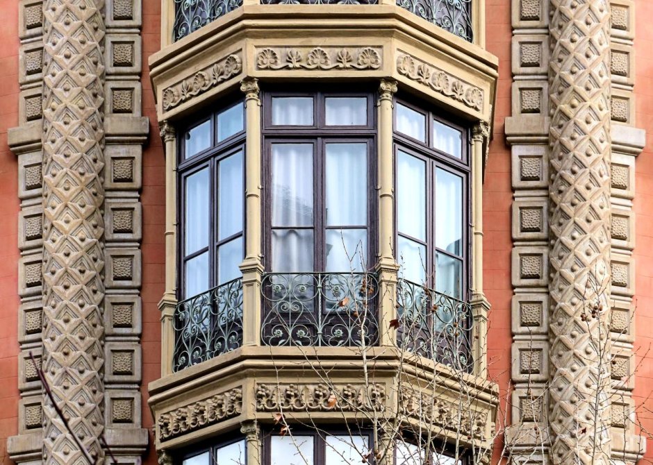 Дом с балконами многоэтажный