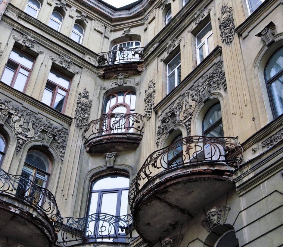 Кухня с панорамным балконом