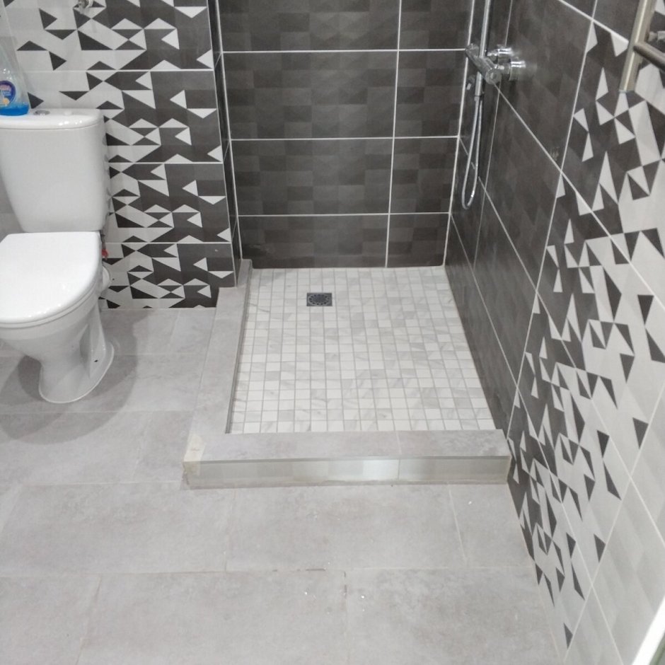 Душевой поддон из мозаики