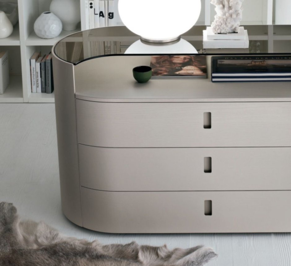 Шкаф с выдвижными ящиками