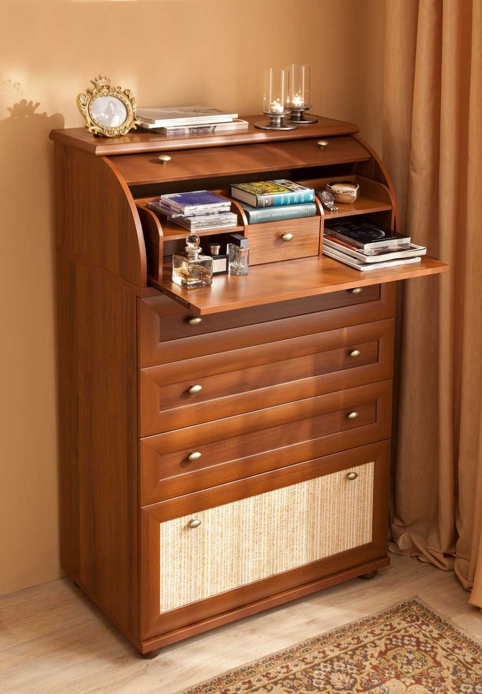 Комод на ножках